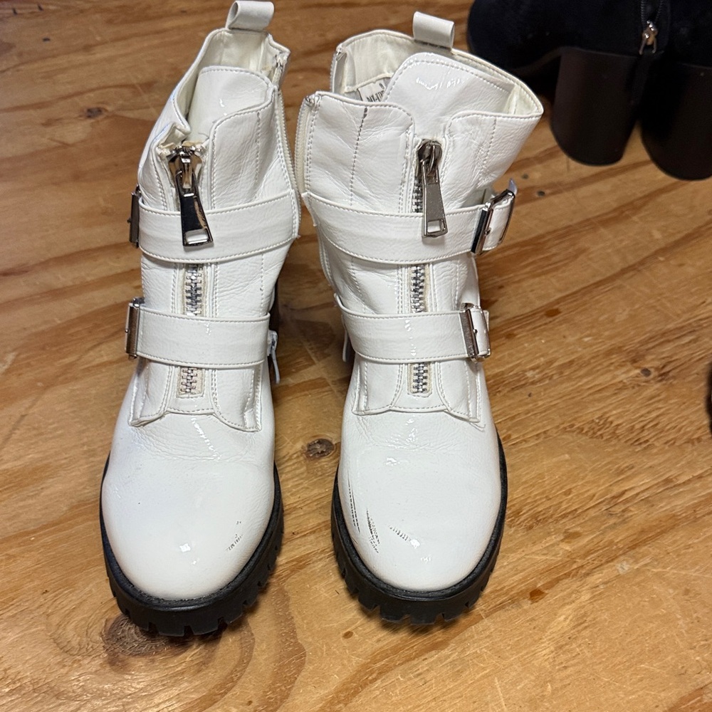Stylish White Boots